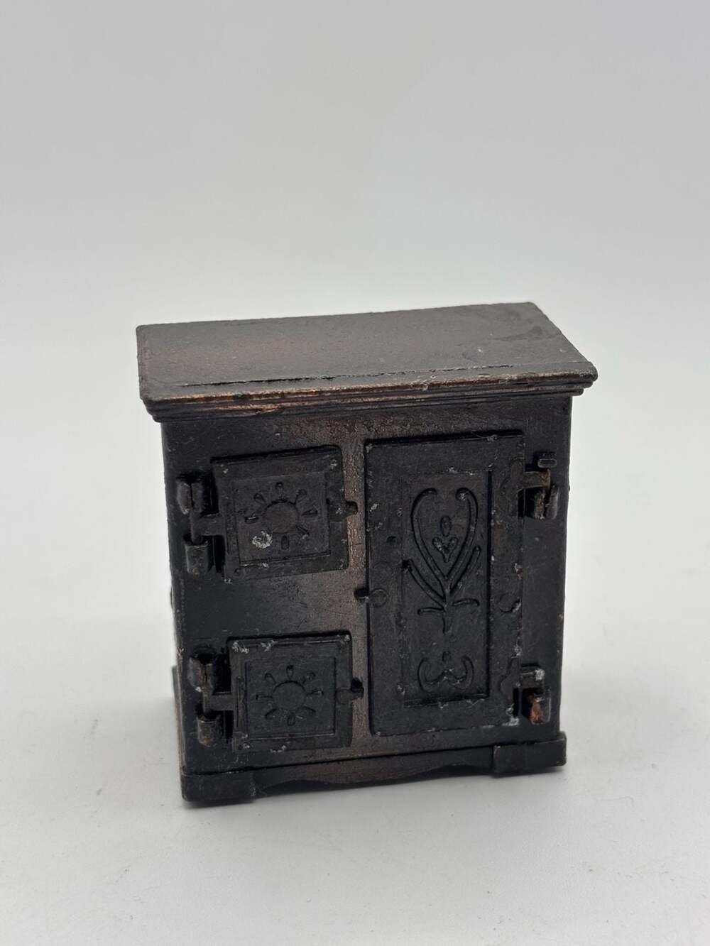 Vintage Durham Industries Die-Cast Metal Dollhouse Miniature Ice Box Pencil Shar